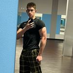 Nathaniel Holmes - @nathaniel_holmies - Instagram