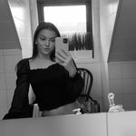 Nell Carlson - @nellcson - Instagram