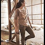 Nell Davies - @angelus_smile - Instagram