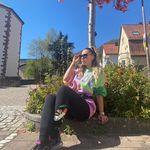 Dnelle Decker - @dnelledecker - Instagram