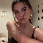 Nell Dickson - @nelldicksonx - Instagram