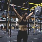 Nelle Murray - @stretchedandmarkedmama - Instagram