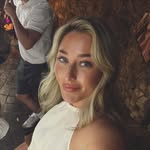 Ellie Logan - @elleloganx - Instagram