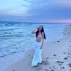 elly jones - @ellyy.joness - TikTok