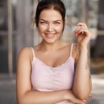 Neva	Webber - @neva.web - Instagram