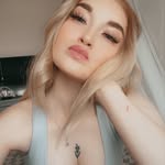 Neve - @nevebaker - Instagram
