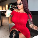 Neve Holmes - @fojequ - Instagram