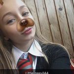 @neve.mitchellxx - Instagram
