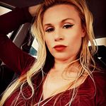 Nichole Baker - @nicbee1 - Instagram