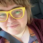 Nichole Larson - @kneecoaleye - Instagram