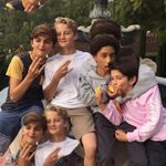 Nicky Hale - @thelifeofaalien - Instagram