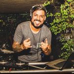 Nico Yepes 🇨🇴 /  🇦🇺  DJ 🎧  Graphic designer 👨🏽‍💻 Future chef👨🏾‍🍳 - @nicolasyepesaraque - Instagram