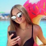 Nicol Aronov🦋 - @nicole.aronov - Instagram