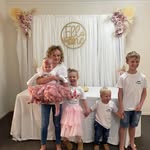 Nicole Barlow - @barlow_party_of_7 - Instagram