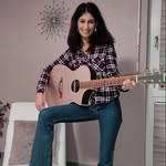 Nicole Beisel - @nicolebeiselbooksandmusic - Instagram