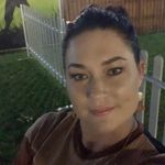 Nicole Brett - @razzychick - Instagram