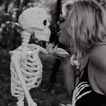 Nicole Cartwright - @dyehard_._beauty - Instagram