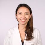 Dra. Nicole Cerda | Implante Dental Providencia - @nicolecerda.dentista - Instagram