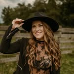 Nicole Huskey - @nickelusky - Instagram