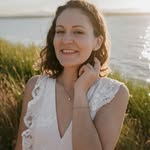 Nicole Lyon - @stroll.with.nicole - Instagram