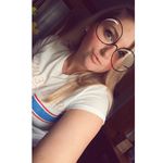 Nicole Weldon - @nicole.ee.olie - Instagram