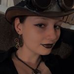 Nicole Worth - @ticktockmind - Instagram