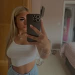 @nievejohnsonpriv - Instagram