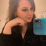 Nika Moore - @neecakechu - Instagram