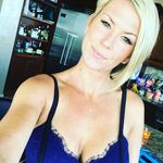 Niki Jones - @nikijonesdiaries - Instagram