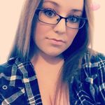 Nikki Bernard - @nikki.bernard.98 - Instagram