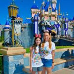 Nikki Holton - @travel.with.nikki.and.aishya - Instagram