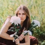 Celina - @ninabeames - Instagram