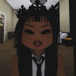 Brenda - @ninaclayre - Instagram