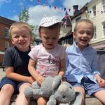 Noah, Finley, Summer, Bella and baby Mcabe - @_fivelittlepickles - Instagram