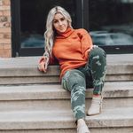 Olivia Bates - @oliviasnew_usedcloset - Instagram