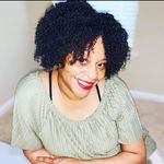 Olivia Crump - @canawitheredflowerbloom - Instagram
