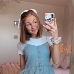 Liv Kitts - @oliviakittscloset - Instagram