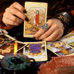 Hi, I'm Olivia, 34 years old, I'm a professional tarot reader. - @tarotfortunetelling - Instagram