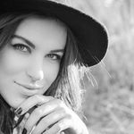 Olívia Simons - @123olivia4 - Instagram