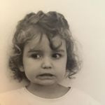 Olivia Vela Page - @_olipo_ - Instagram