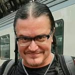 Hairdryer shitter - @mike_patton_orangejuice - Instagram