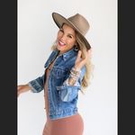 Paige Henry - @makeupandhairbythesea - Instagram