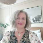 Pam - glass artist - @pamela.angus - Instagram