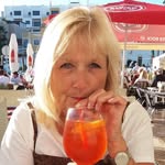 Pam Holmes - @pamholmes22 - Instagram