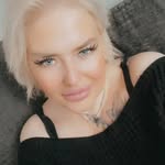 Julia Welton Laughlin - @julia.laughlin_pam - Instagram