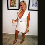 Pamela Thomas - @wine_women_coffee_cars - Instagram