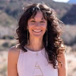 𝗣𝗮𝘁𝗿𝗶𝗰𝗶𝗮 𝗢𝗱𝗲 ◑ 𝗠𝗲𝗱𝗶𝗰𝗶𝗻𝗲 𝗪𝗼𝗺𝗮𝗻 - @_luminarywellness - Instagram