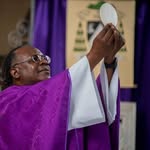 Père Patrick Alexis Phanor - @alexisphanor - Instagram