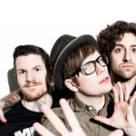 patrick wentz - @fallingoutofmemes - Instagram