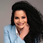 Paula Cordeiro - Médica Dermatologista - @drapaulacordeiro - Instagram